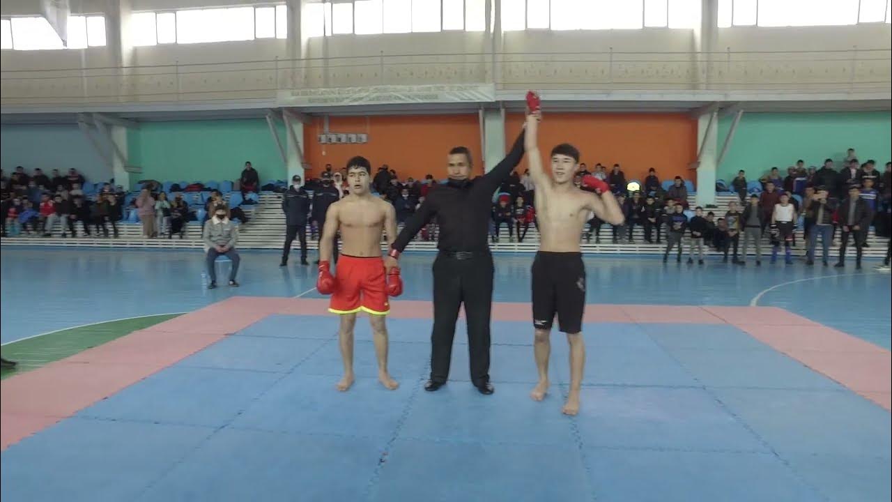 Alferova porno film Ogirliklar bilan labiyani chozish (BDSM)