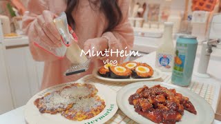 SUB)Корея vlog🍗Знаменитый корейский рецепт курицы с приправами🍘Buldak rice balls🍓Strawberry Cake