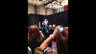 John Barrowman Scott Gill Kiss Dragoncon 2013