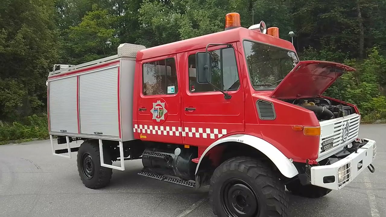 Unimog U1300/37  Fire truck, four door.