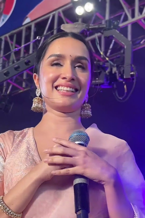Shraddha Kapoor Singing Chahu Main Ya Na From Aashiqui 2