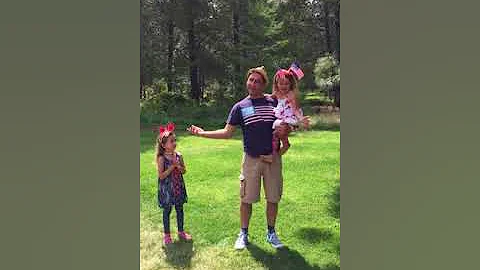 4th of July how-to:  daddy carry two kids