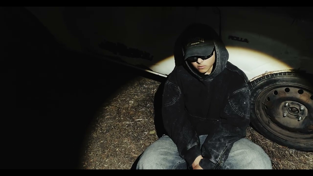 4. T - thechosen1 ft. Kizzen [Visualizer]