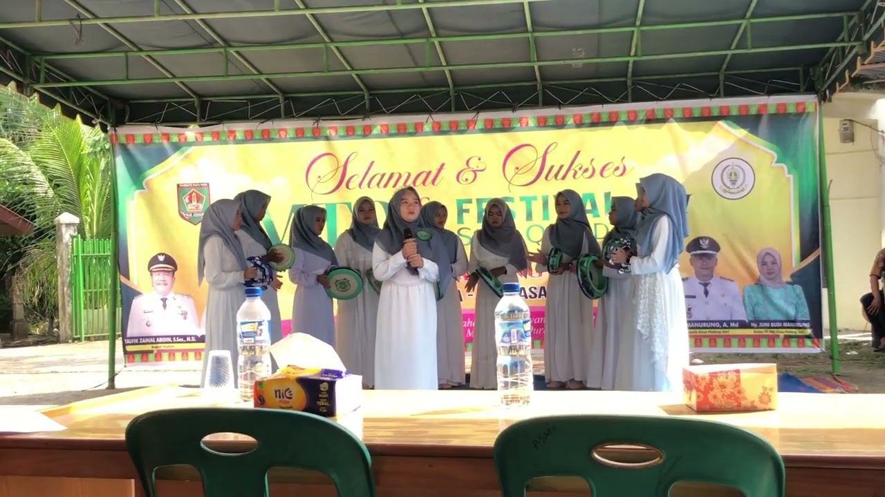 penampilan seni qasidah putri desa padang sari