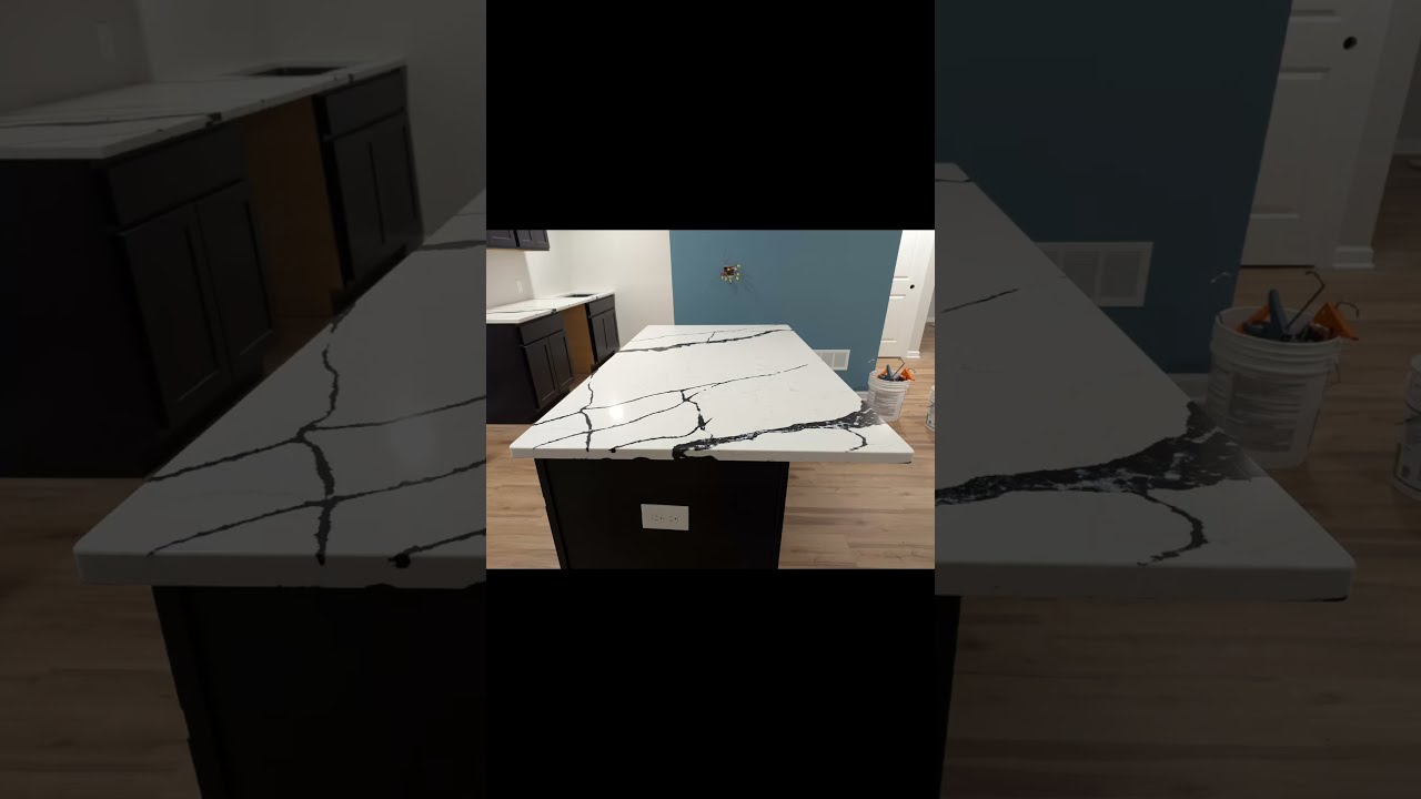 Sleek, bold, and sophisticated 🖤🤍