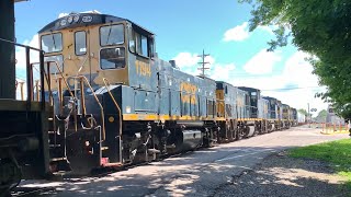 9 Locomotive Train At Weird RR Crossing! Old B&O Signals, Trains Passing In Troy Ohio, CSX Trains