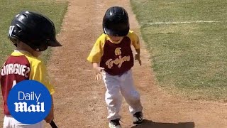 Little kid runs in slow motion during baseball game - Daily Mail screenshot 4