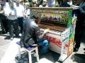 Hombre de la calle Tocando el Piano en Paseo Ahumada