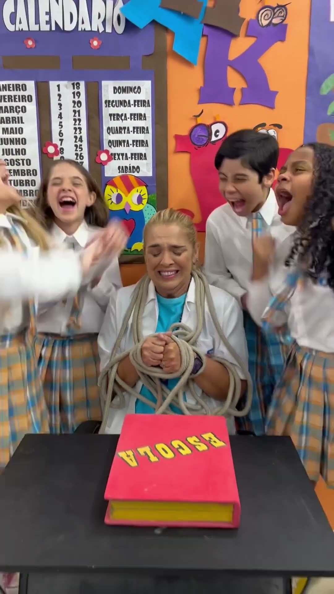 VOCÊ PREFERE 1 MILHÃO OU OS SEUS ALUNOS?