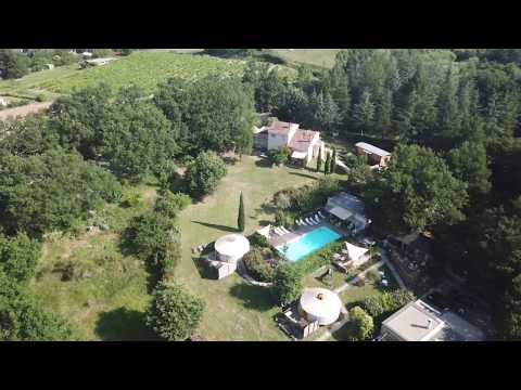 Video-thumbnail van Natura Lodge