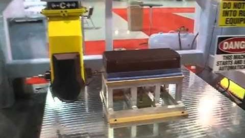 DMS 5 Axis CNC Machine with 7 HP Double-Ended Perske Spindle Cutting ABS Thermoformed Plastic