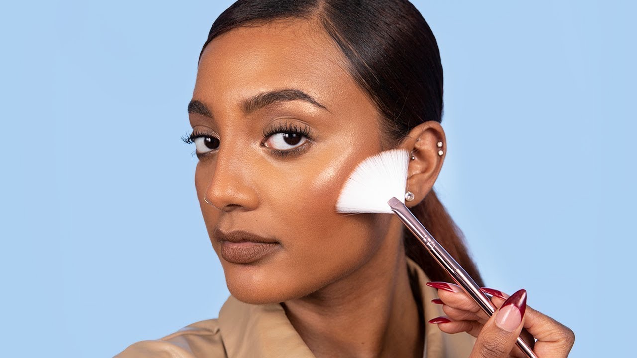 7 Places On Your Face To Apply Highlighter - L'Oréal Paris