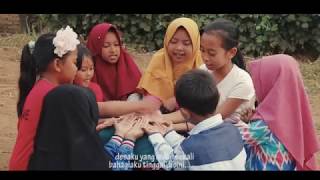 IKSAN SKUTER feat RAHMA - Rumahku Di Desa -  MUSIC VIDEO (Kecil Itu Indah Vol.3)