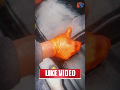 How to Change the Air Filter in a Renault Clio - DIY Guide🔧👌 #ytshort #diy