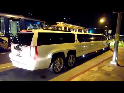 ３軸 デカすぎる超ロング高級リムジン登場 Very Long Luxury Limousine Car At Honolulu Youtube