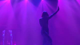 Sophie and the Giants - 'DNA' • Live Milano [4K]