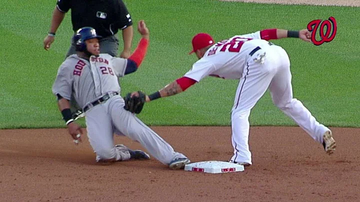 HOU@WSH: Leon nabs Singleton trying to steal
