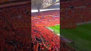 ÇOCUKLUK AŞKIMSIN - Galatasaray Tribün Çekim Resimi