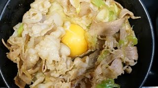 伝説のすた丼屋の  「ミニすた丼餃子セット」