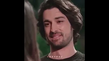 الب نافرز على اغنية نانسي عجرم شو واثق بحالو من تصميمي 