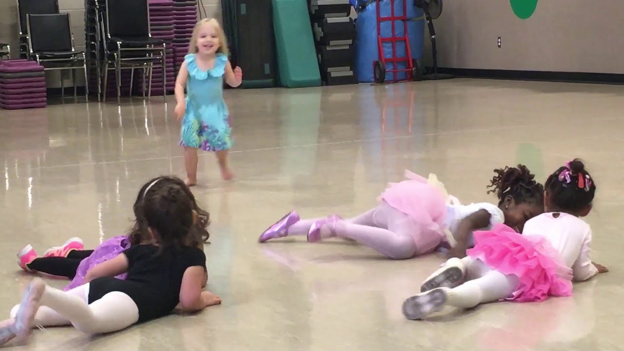 Three years old ballet dance class - YouTube