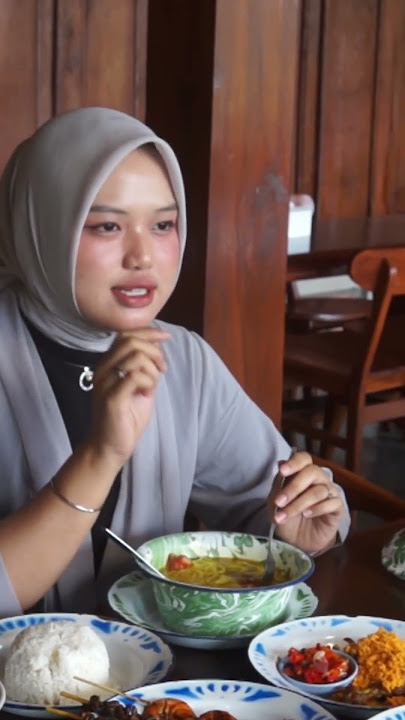 Try Soto Lamongan at Bale Lazara Resto Palembang #lemaknian #shorts