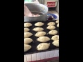 Así se hacen las gorditas de horno laguneras.