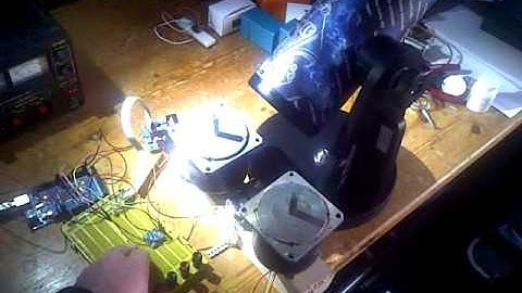 Telescope azimuth control with magnetometer
