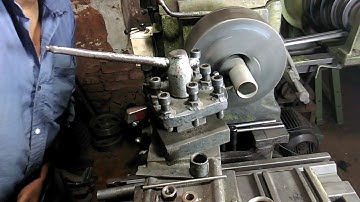 Threading on lathe machine pipe threading