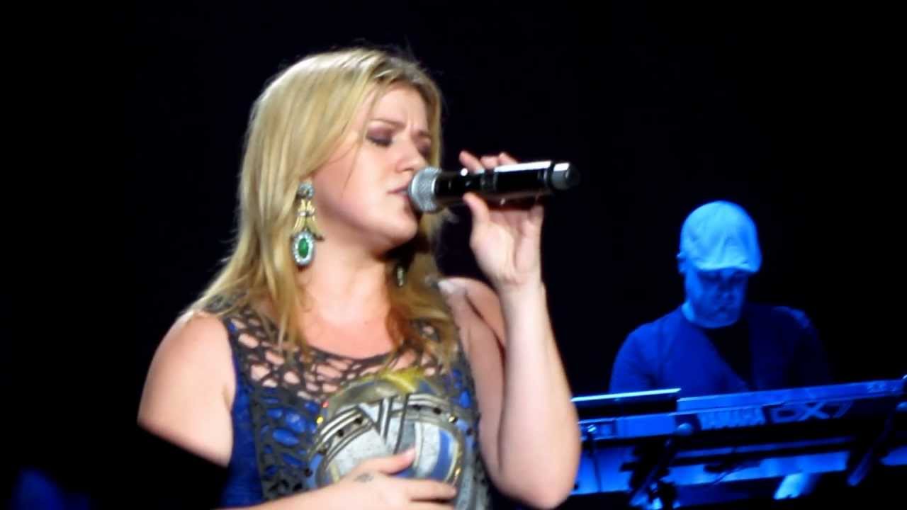 Kelly Clarkson - Because of You [Live in London 2012]
