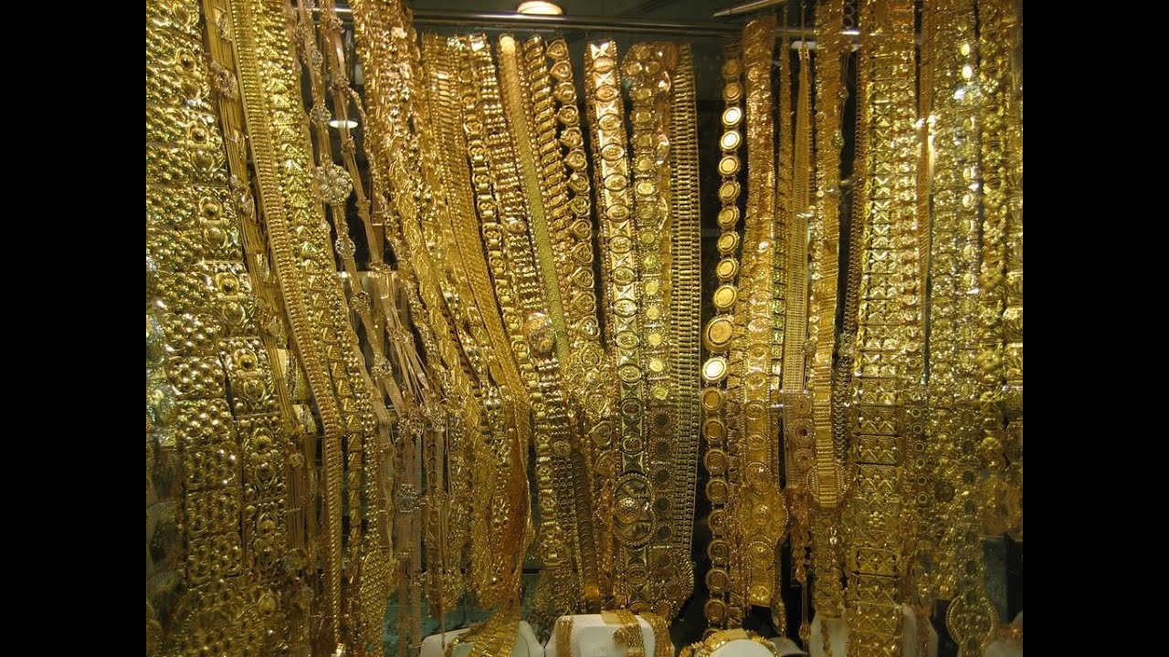 Золото в ереване. Gold Souq Дубай. Золотой рынок Gold Souk. Серьги Дубайский золотой рынок. Цепочки Дубайский золотой рынок.