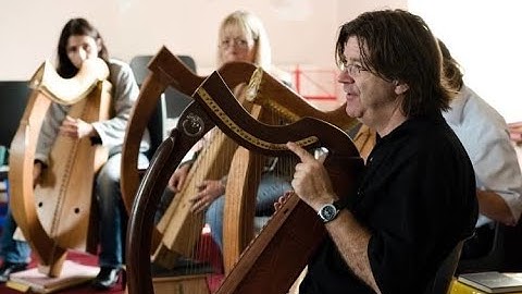Andrew Lawrence-King introduces the RENAISSANCE IRISH HARP