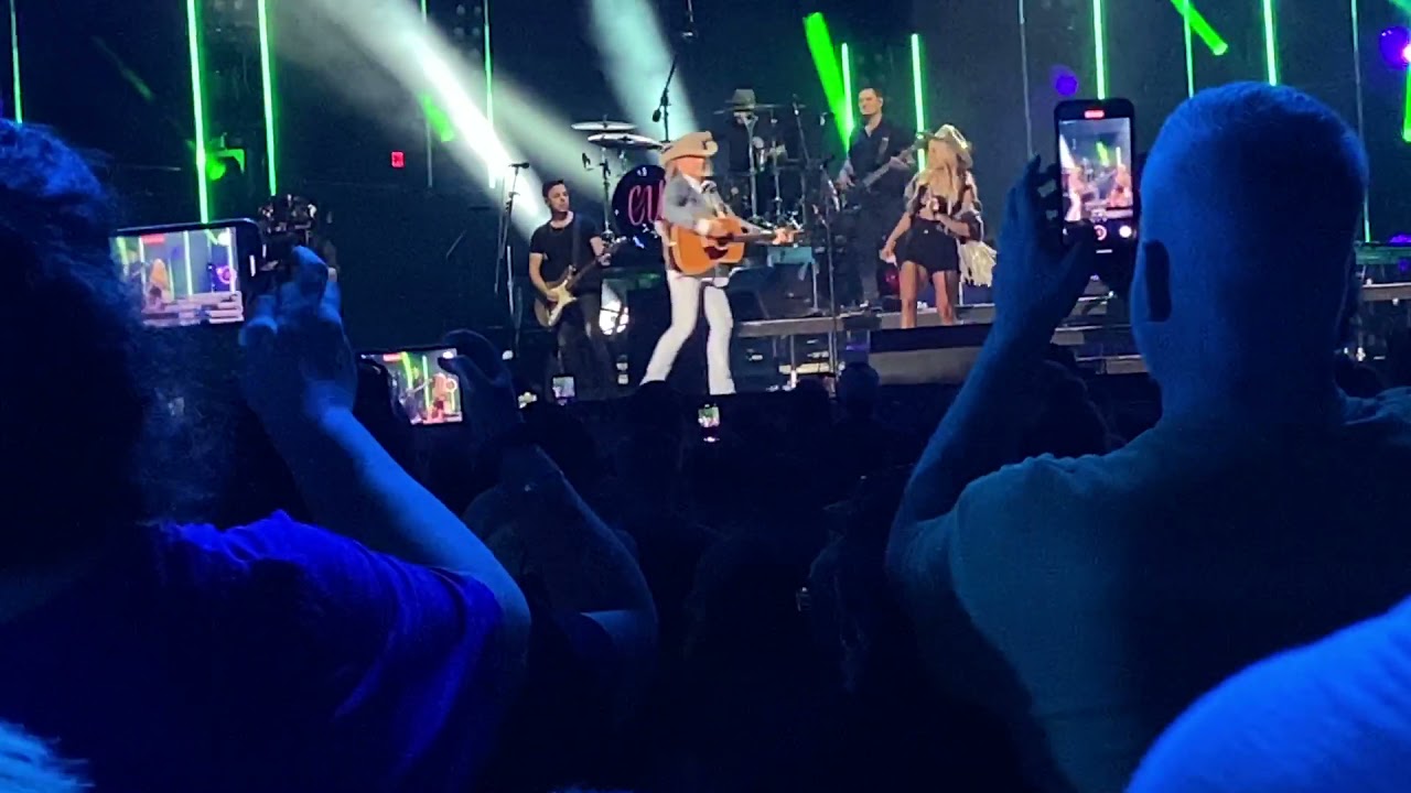 Carrie Underwood with Dwight Yoakam CMA Summer Jam July 2021 - YouTube