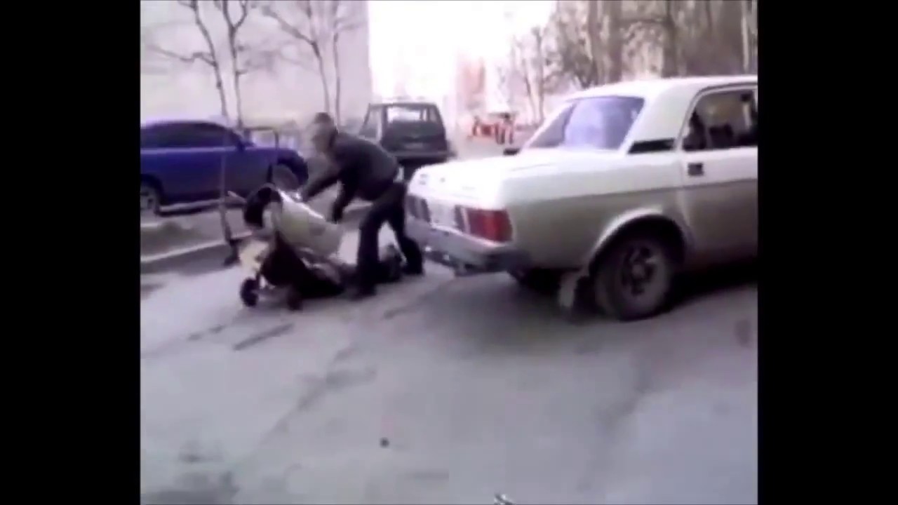 Бомж угнал машину