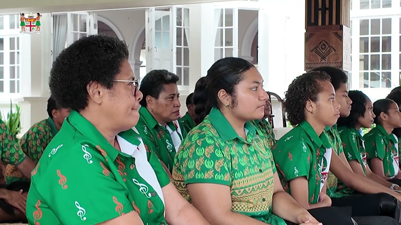 The President received a Christmas caroling visit from Nadawa Methodist Sunday School.