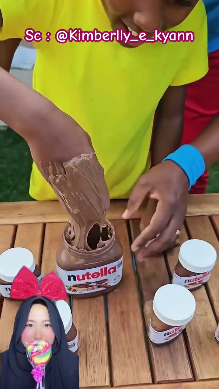 CHALENGE MASUKIN TANGAN KE DALAM NUTELLA ⁉️ apakah adik bisa ? @Kimberlly_e_kyann #shorts #funny