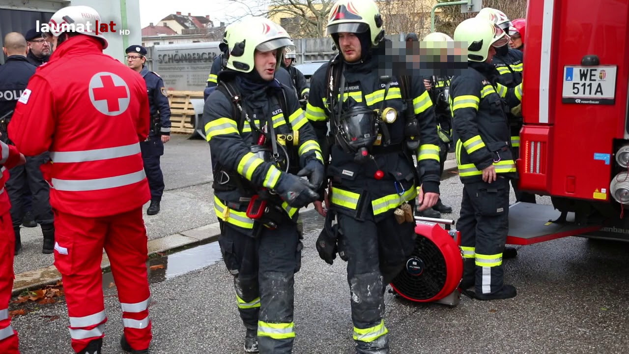 Küchenbrand in Wels-Neustadt fordert eine verletzte Person