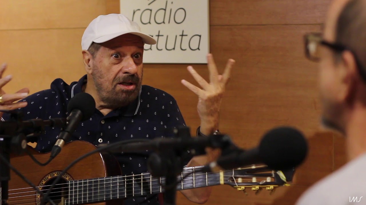 João Bosco comenta e canta 