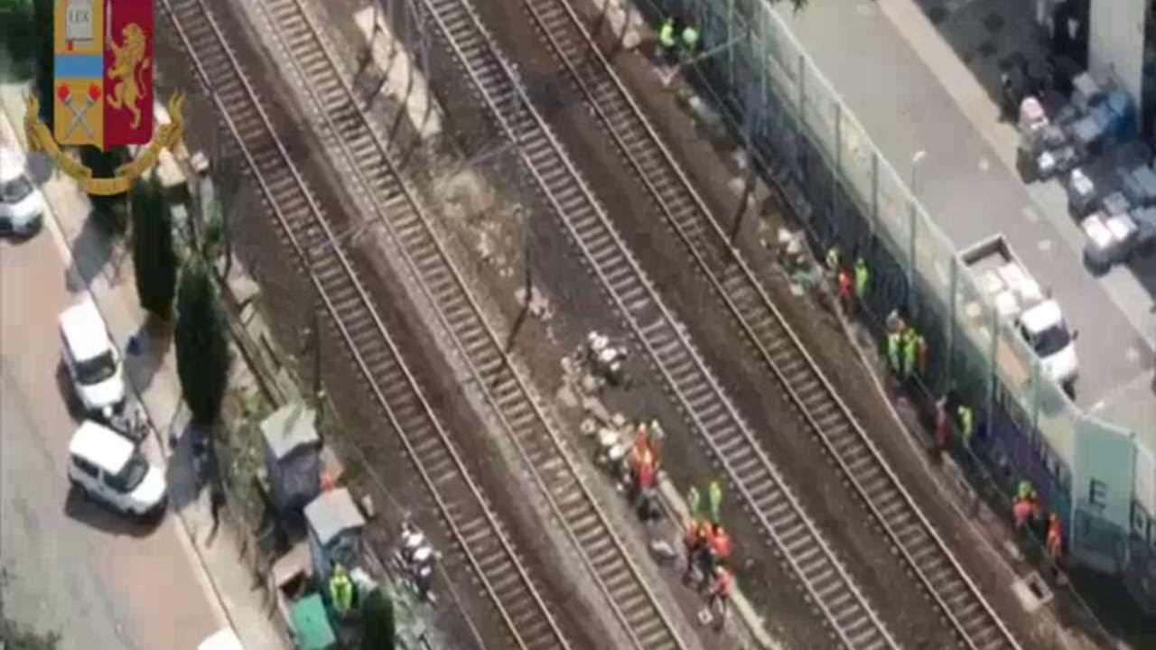 Firenze, rogo doloso a Rovezzano: le immagini dall'alto dell'elicottero della polizia