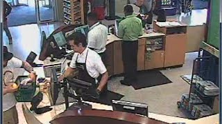 Video: Publix robbery suspects approach counter