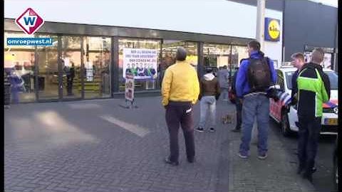 Omstanders overmeesteren overvaller Lidl Alphen aan den Rijn