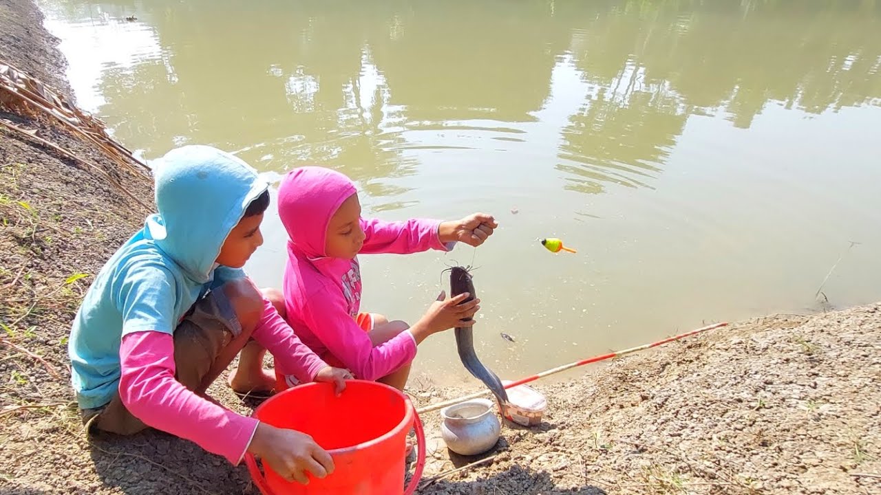 Hook Fishing Traditional Boys Cat Fish 🐬 Fishing Bangla bd YouTube