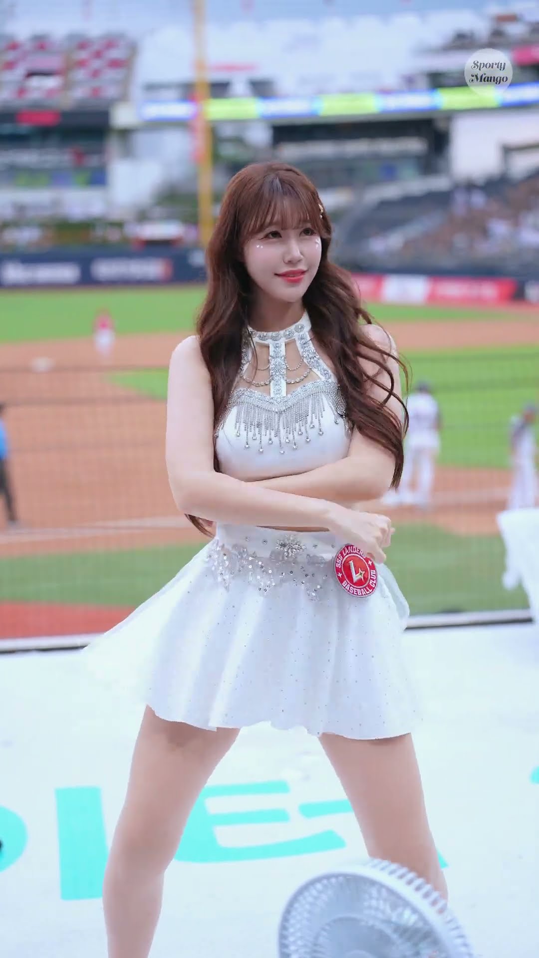 Cheerleader Do-ah Kim's signature facial expression out song