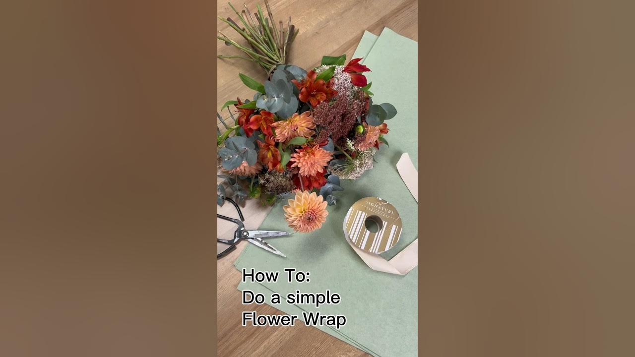 💐Follow along to learn how to do a simple flower wrap! #floristry #diy  #tutorial #eventinspiration 