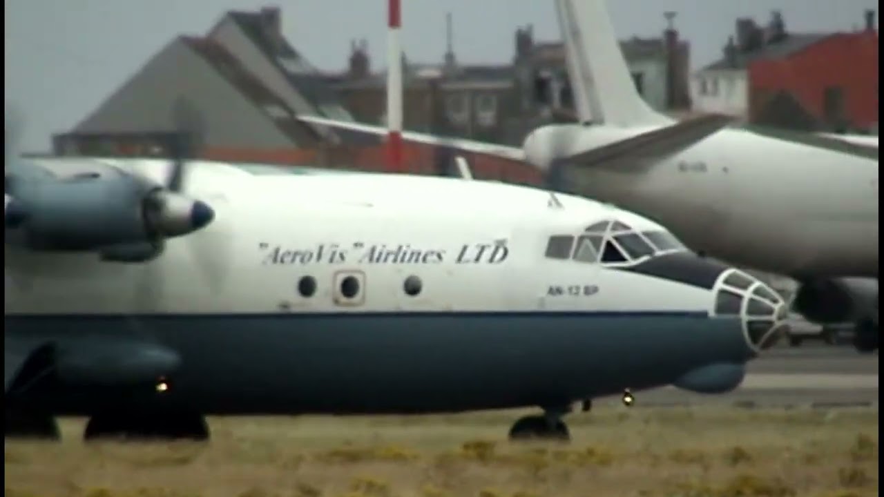 13 classic movements , year 2008 :  747 8 AN12 : Ostend Airport