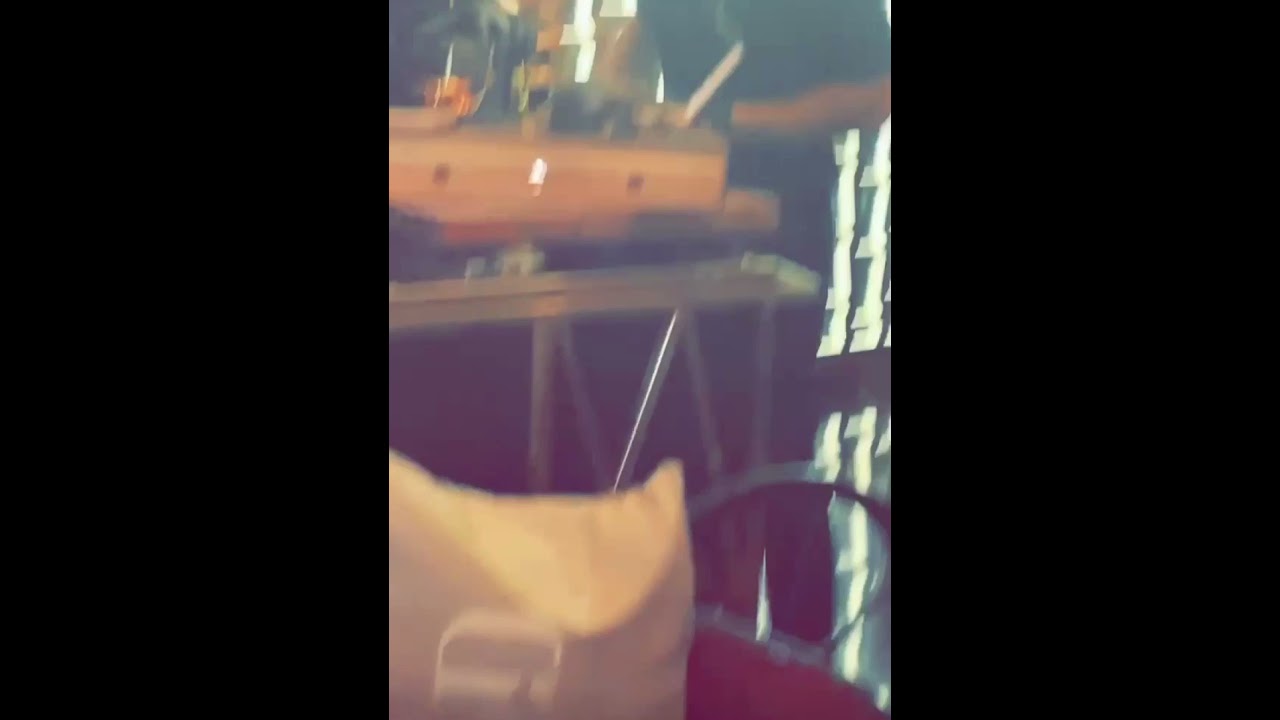 Sadek - store sadek a dubai dans resto a dubai avec des amis drôles dans le resto rap français 2021