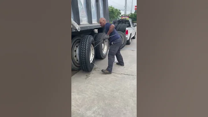 World’s fastest tire changer - DayDayNews