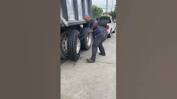 World’s fastest tire changer