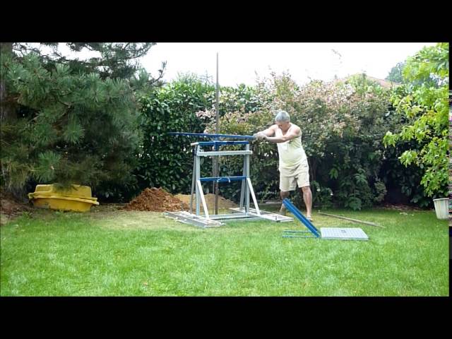 Tariere Manuelle Pour Forage De Puits Youtube