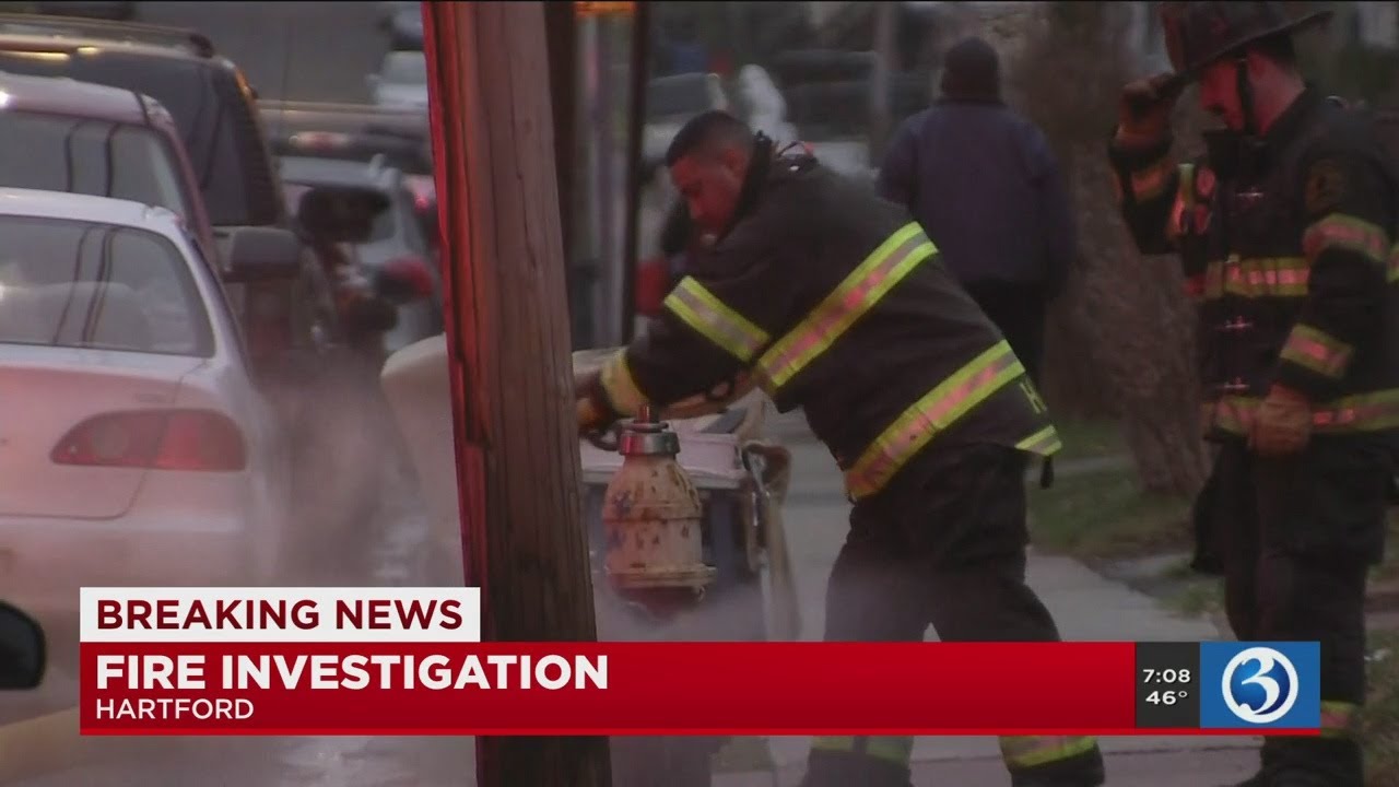 VIDEO: Firefighters battle early morning garage fire - YouTube